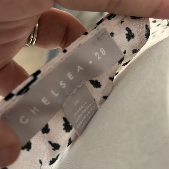 Chelsea 28 Nordstrom Polka Print V-neck Flowy Light Pink Blouse Top M - Picture 5 of 6